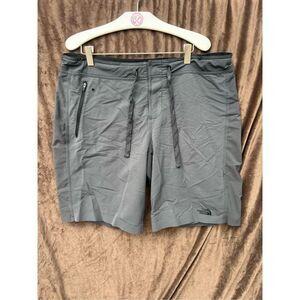 The North Face Men’s Shorts Size 38 -Flaws
